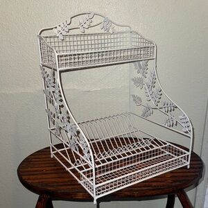 White Metal Wire Rack with Leaf Design